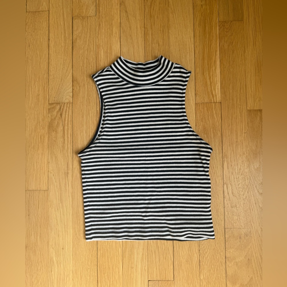 H&M Mock Neck Crop Top